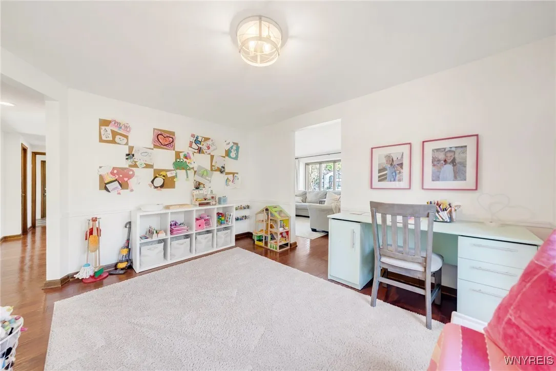 20 Jasmine Court, Amherst, New York 14051, Amherst, New York 14051, 4 Bedrooms Bedrooms, 10 Rooms Rooms,2 BathroomsBathrooms,Residential,Closed,20 Jasmine Court, Amherst, New York 14051,0,B1599529