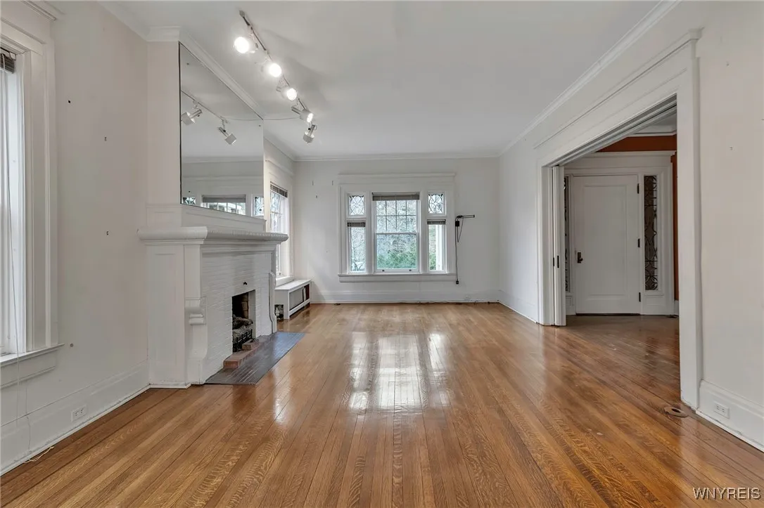 639 Lafayette Avenue, Buffalo, New York 14222, Buffalo, New York 14222, 5 Bedrooms Bedrooms, 14 Rooms Rooms,2 BathroomsBathrooms,Residential,Closed,639 Lafayette Avenue, Buffalo, New York 14222,0,B1600928