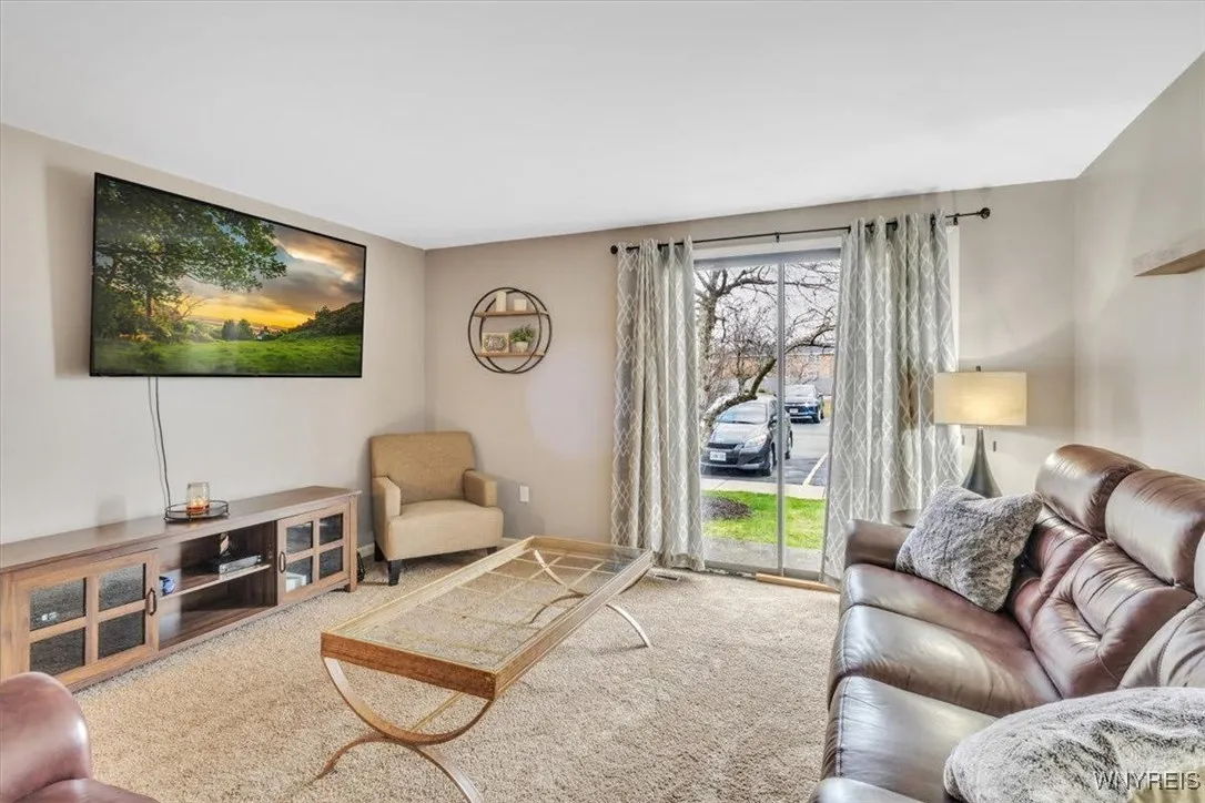 2 The Tradewinds B, Amherst, New York 14221, Amherst, New York 14221, 1 Bedroom Bedrooms, 4 Rooms Rooms,1 BathroomBathrooms,Residential,Closed,2 The Tradewinds B, Amherst, New York 14221,0,B1595393