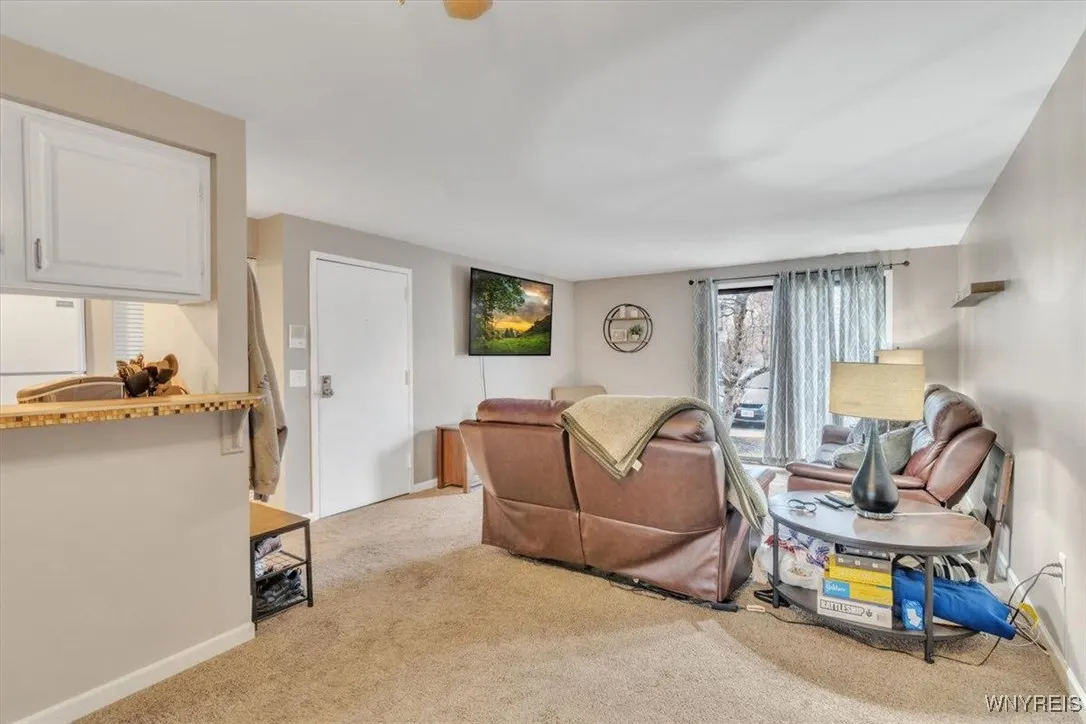 2 The Tradewinds B, Amherst, New York 14221, Amherst, New York 14221, 1 Bedroom Bedrooms, 4 Rooms Rooms,1 BathroomBathrooms,Residential,Closed,2 The Tradewinds B, Amherst, New York 14221,0,B1595393
