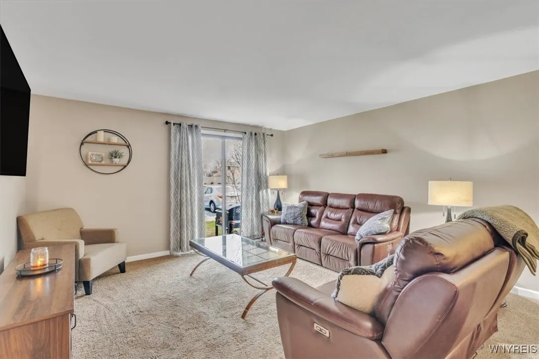 2 The Tradewinds B, Amherst, New York 14221, Amherst, New York 14221, 1 Bedroom Bedrooms, 4 Rooms Rooms,1 BathroomBathrooms,Residential,Closed,2 The Tradewinds B, Amherst, New York 14221,0,B1595393