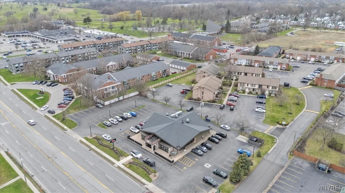 2 The Tradewinds B, Amherst, New York 14221, Amherst, New York 14221, 1 Bedroom Bedrooms, 4 Rooms Rooms,1 BathroomBathrooms,Residential,Closed,2 The Tradewinds B, Amherst, New York 14221,0,B1595393