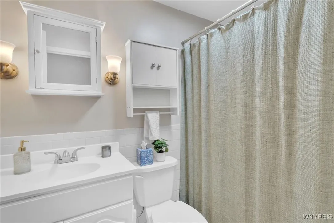 2 The Tradewinds B, Amherst, New York 14221, Amherst, New York 14221, 1 Bedroom Bedrooms, 4 Rooms Rooms,1 BathroomBathrooms,Residential,Closed,2 The Tradewinds B, Amherst, New York 14221,0,B1595393