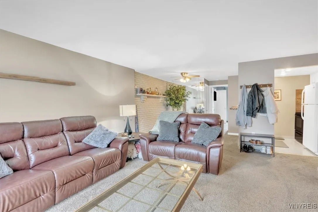 2 The Tradewinds B, Amherst, New York 14221, Amherst, New York 14221, 1 Bedroom Bedrooms, 4 Rooms Rooms,1 BathroomBathrooms,Residential,Closed,2 The Tradewinds B, Amherst, New York 14221,0,B1595393