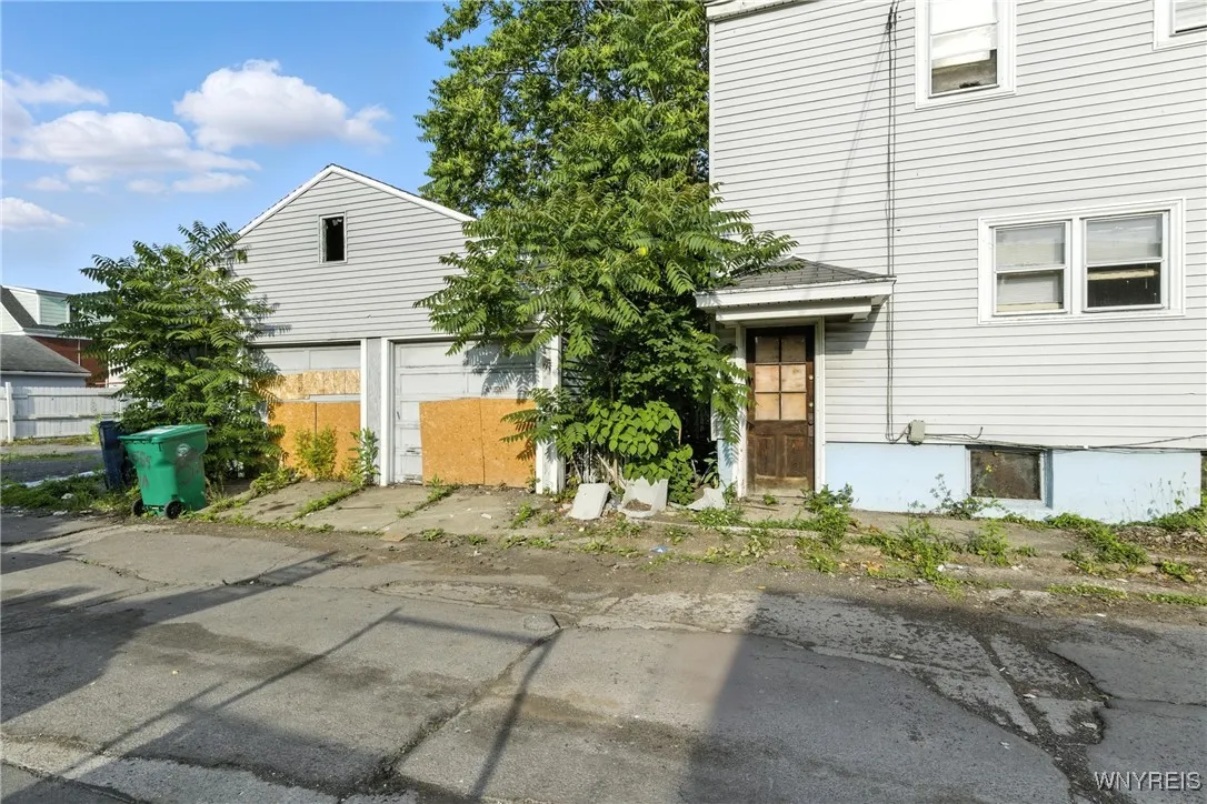 2219 Walnut Avenue, Niagara Falls, New York 14301, Niagara Falls, New York 14301, 6 Bedrooms Bedrooms, ,3 BathroomsBathrooms,Residential,For Sale,2219 Walnut Avenue, Niagara Falls, New York 14301,B1600115