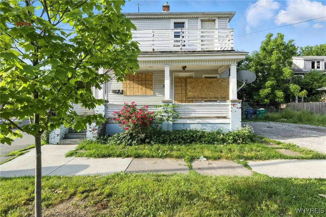 2219 Walnut Avenue, Niagara Falls, New York 14301, Niagara Falls, New York 14301, 6 Bedrooms Bedrooms, ,3 BathroomsBathrooms,Residential,For Sale,2219 Walnut Avenue, Niagara Falls, New York 14301,B1600115