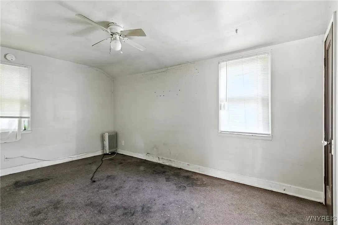 2219 Walnut Avenue, Niagara Falls, New York 14301, Niagara Falls, New York 14301, 6 Bedrooms Bedrooms, ,3 BathroomsBathrooms,Residential,For Sale,2219 Walnut Avenue, Niagara Falls, New York 14301,B1600115