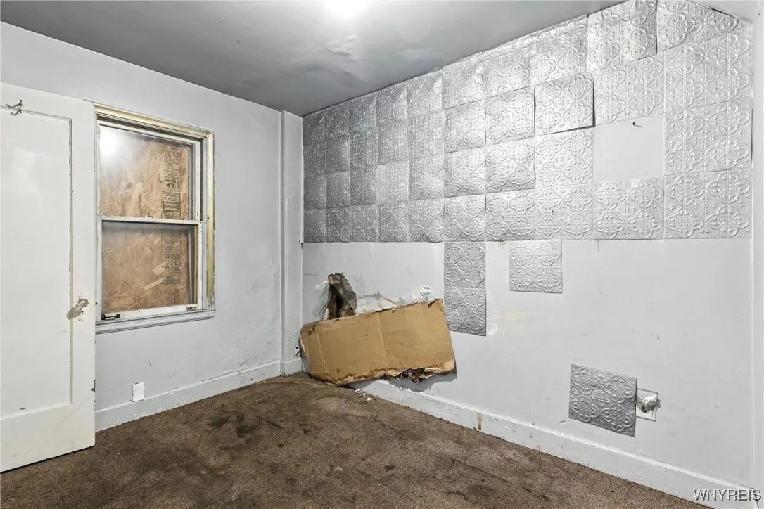 2219 Walnut Avenue, Niagara Falls, New York 14301, Niagara Falls, New York 14301, 6 Bedrooms Bedrooms, ,3 BathroomsBathrooms,Residential,For Sale,2219 Walnut Avenue, Niagara Falls, New York 14301,B1600115