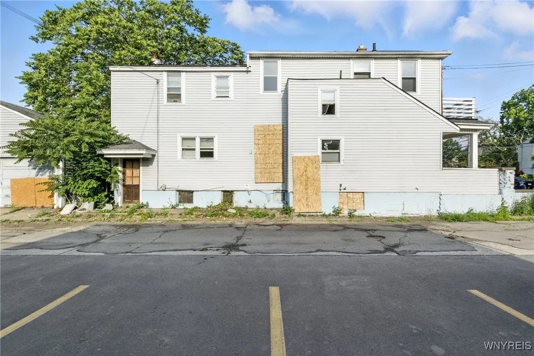 2219 Walnut Avenue, Niagara Falls, New York 14301, Niagara Falls, New York 14301, 6 Bedrooms Bedrooms, ,3 BathroomsBathrooms,Residential,For Sale,2219 Walnut Avenue, Niagara Falls, New York 14301,B1600115
