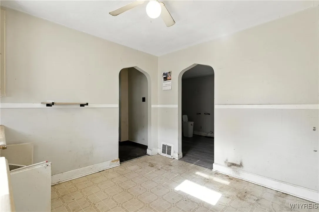 2219 Walnut Avenue, Niagara Falls, New York 14301, Niagara Falls, New York 14301, 6 Bedrooms Bedrooms, ,3 BathroomsBathrooms,Residential,For Sale,2219 Walnut Avenue, Niagara Falls, New York 14301,B1600115
