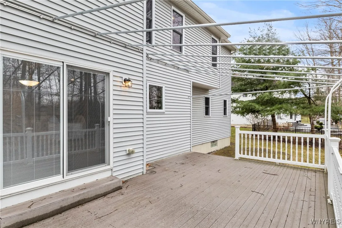 Orchard Park, New York 14127, 4 Bedrooms Bedrooms, 9 Rooms Rooms,2 BathroomsBathrooms,Residential,Closed,B1601069