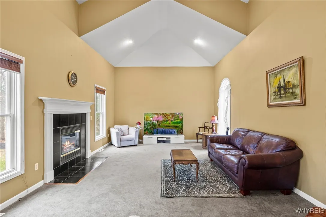 Orchard Park, New York 14127, 4 Bedrooms Bedrooms, 9 Rooms Rooms,2 BathroomsBathrooms,Residential,Closed,B1601069