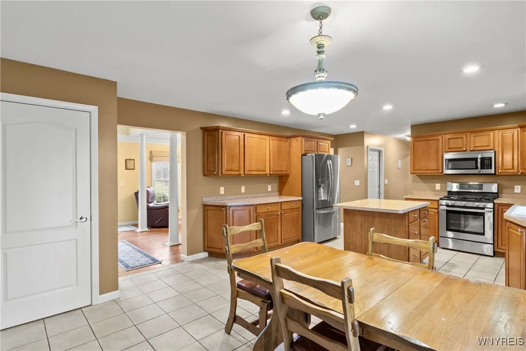 Orchard Park, New York 14127, 4 Bedrooms Bedrooms, 9 Rooms Rooms,2 BathroomsBathrooms,Residential,Closed,B1601069