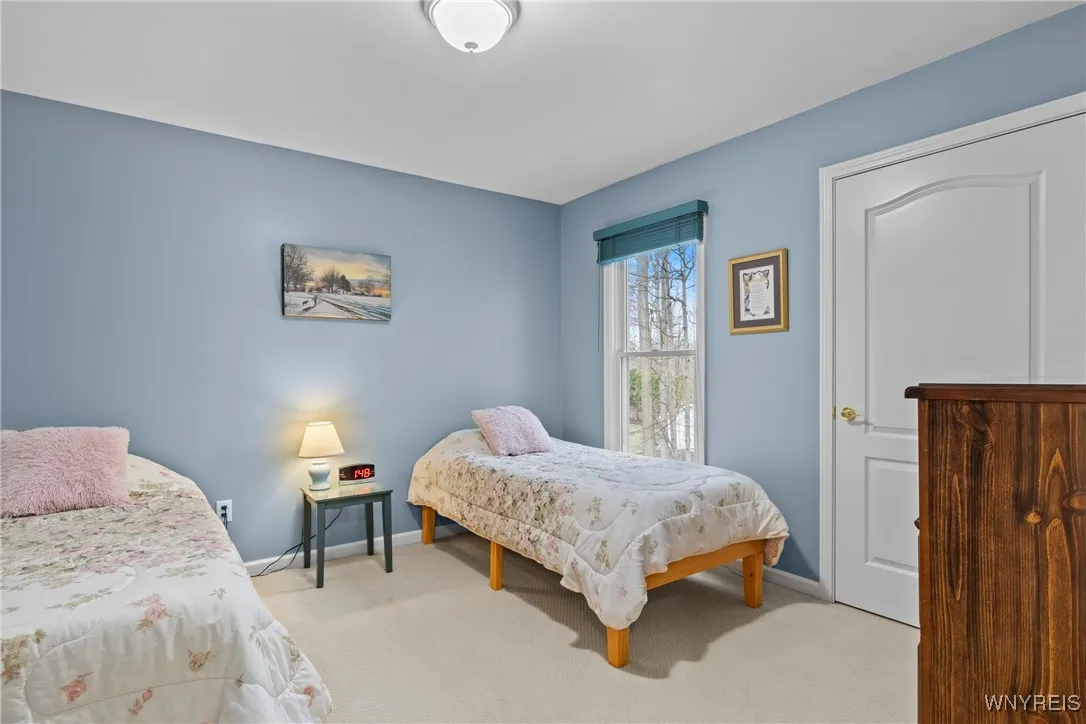 Orchard Park, New York 14127, 4 Bedrooms Bedrooms, 9 Rooms Rooms,2 BathroomsBathrooms,Residential,Closed,B1601069