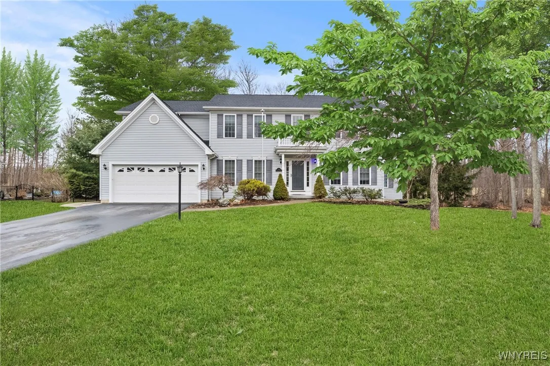 Orchard Park, New York 14127, 4 Bedrooms Bedrooms, 9 Rooms Rooms,2 BathroomsBathrooms,Residential,Closed,B1601069