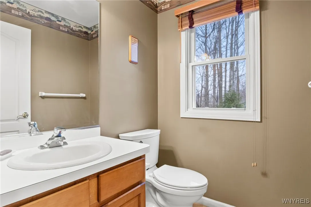 Orchard Park, New York 14127, 4 Bedrooms Bedrooms, 9 Rooms Rooms,2 BathroomsBathrooms,Residential,Closed,B1601069