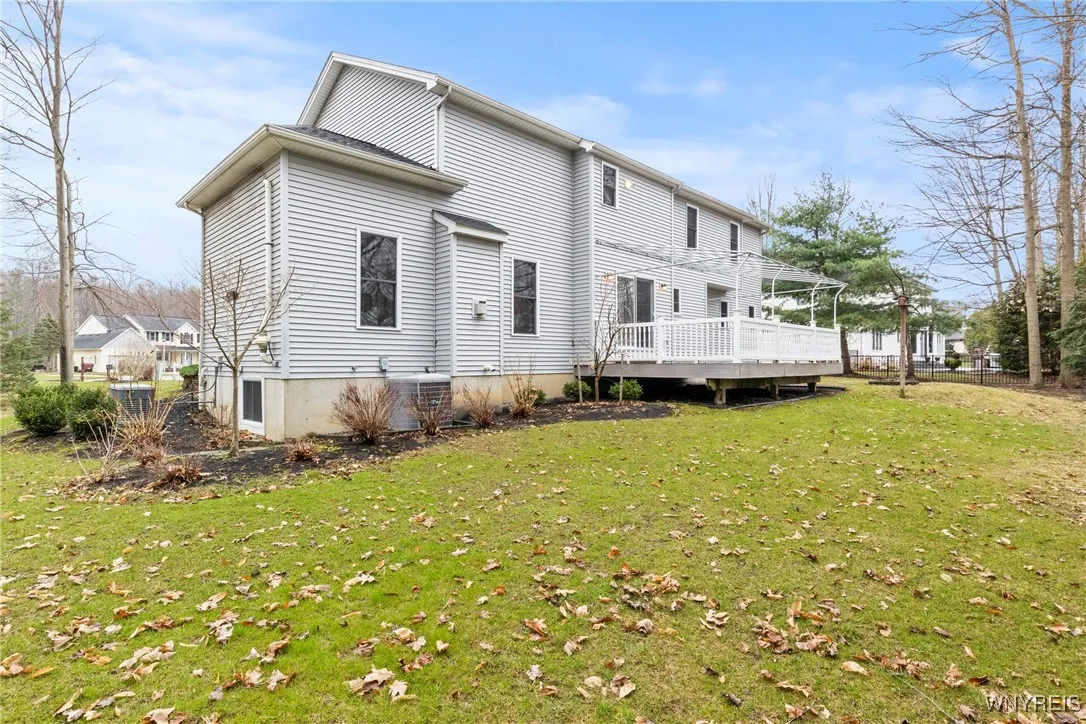 Orchard Park, New York 14127, 4 Bedrooms Bedrooms, 9 Rooms Rooms,2 BathroomsBathrooms,Residential,Closed,B1601069
