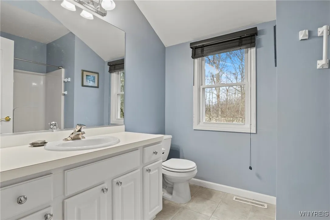 Orchard Park, New York 14127, 4 Bedrooms Bedrooms, 9 Rooms Rooms,2 BathroomsBathrooms,Residential,Closed,B1601069