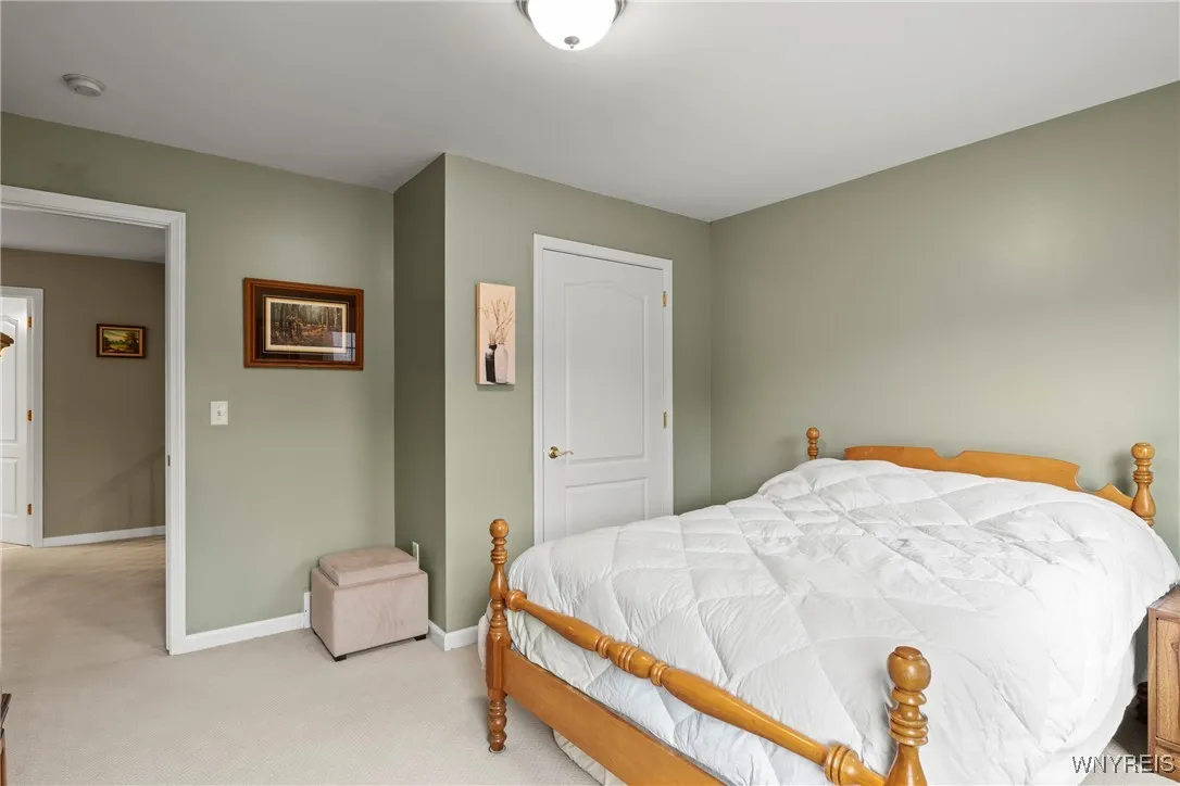 Orchard Park, New York 14127, 4 Bedrooms Bedrooms, 9 Rooms Rooms,2 BathroomsBathrooms,Residential,Closed,B1601069
