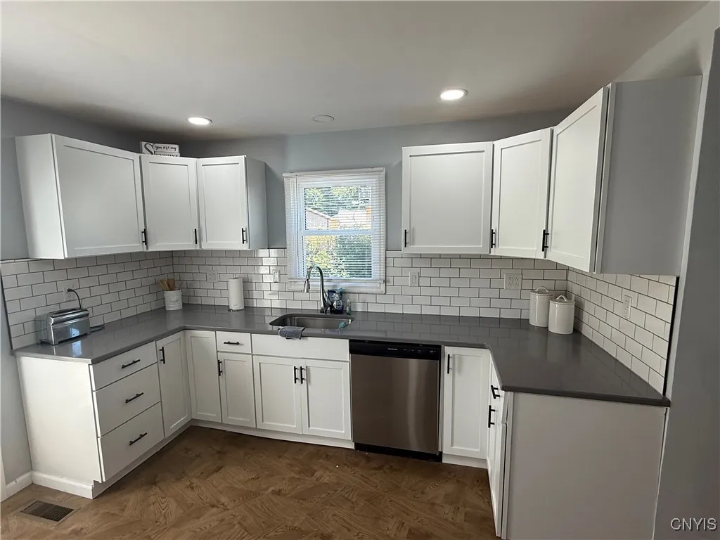 100 First Avenue, Frankfort, New York 13340, Frankfort, New York 13340, 2 Bedrooms Bedrooms, 7 Rooms Rooms,1 BathroomBathrooms,Residential,For Sale,100 First Avenue, Frankfort, New York 13340,S1601160