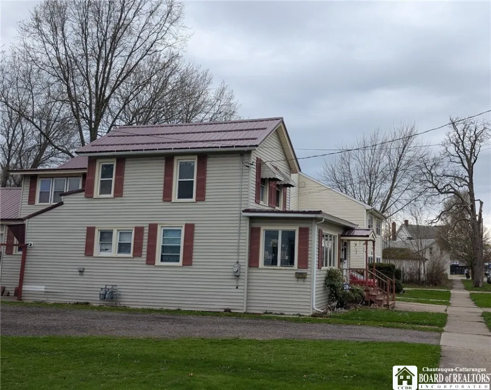 77 King Street, Dunkirk-city, New York 14048, Dunkirk, New York 14048, 5 Bedrooms Bedrooms, ,2 BathroomsBathrooms,Residential,For Sale,77 King Street, Dunkirk-city, New York 14048,0,R1601029