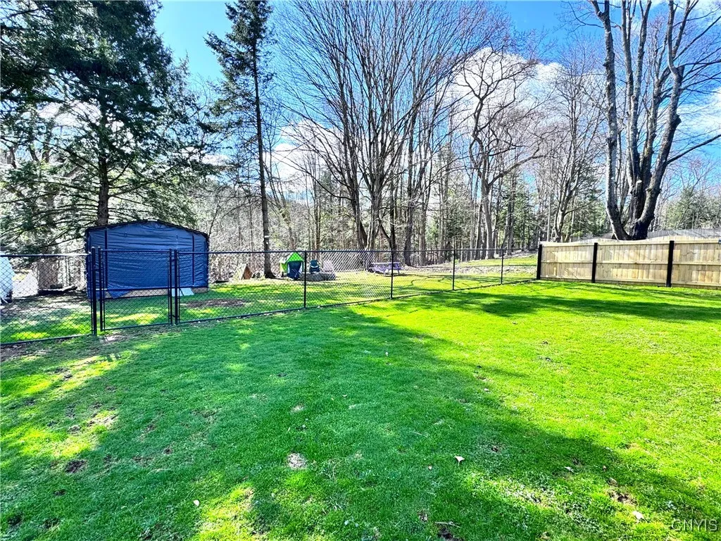 186 Valley View Road, New Hartford, New York 13413, New Hartford, New York 13413, 3 Bedrooms Bedrooms, 7 Rooms Rooms,2 BathroomsBathrooms,Residential,Closed,186 Valley View Road, New Hartford, New York 13413,0,S1600795