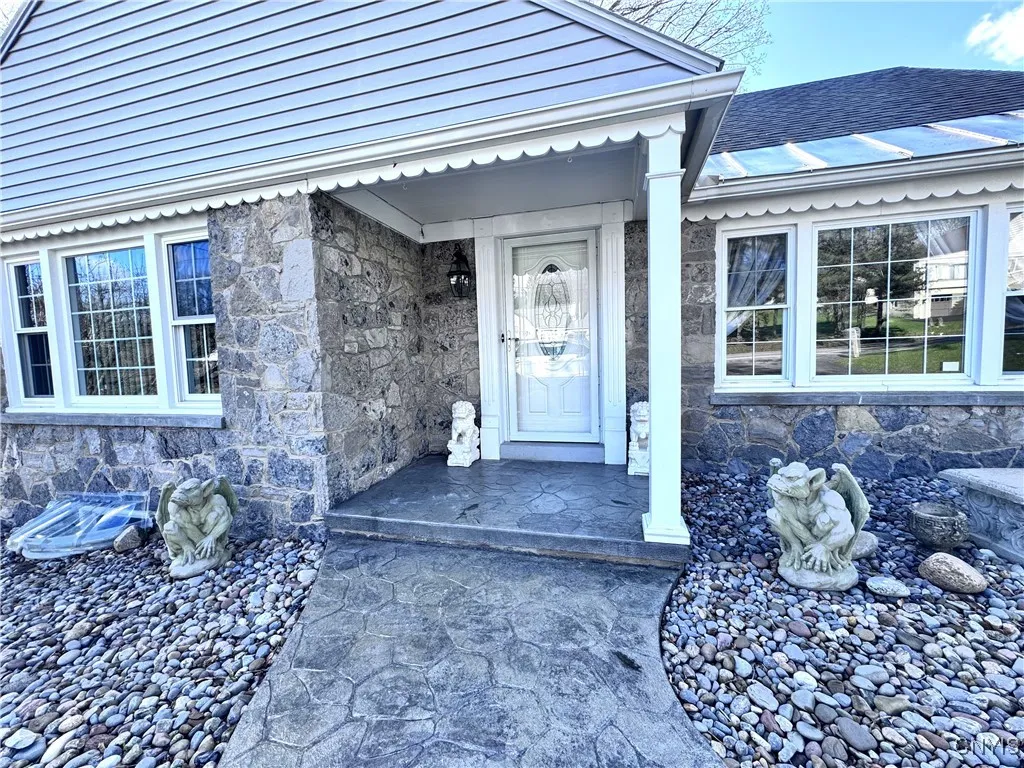 186 Valley View Road, New Hartford, New York 13413, New Hartford, New York 13413, 3 Bedrooms Bedrooms, 7 Rooms Rooms,2 BathroomsBathrooms,Residential,Closed,186 Valley View Road, New Hartford, New York 13413,0,S1600795