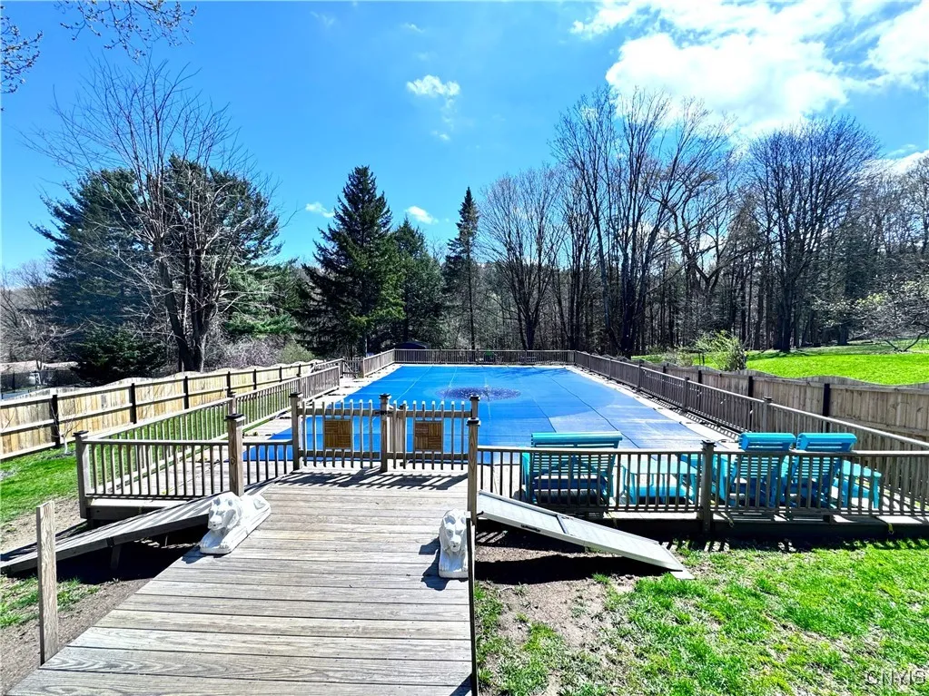 186 Valley View Road, New Hartford, New York 13413, New Hartford, New York 13413, 3 Bedrooms Bedrooms, 7 Rooms Rooms,2 BathroomsBathrooms,Residential,Closed,186 Valley View Road, New Hartford, New York 13413,0,S1600795