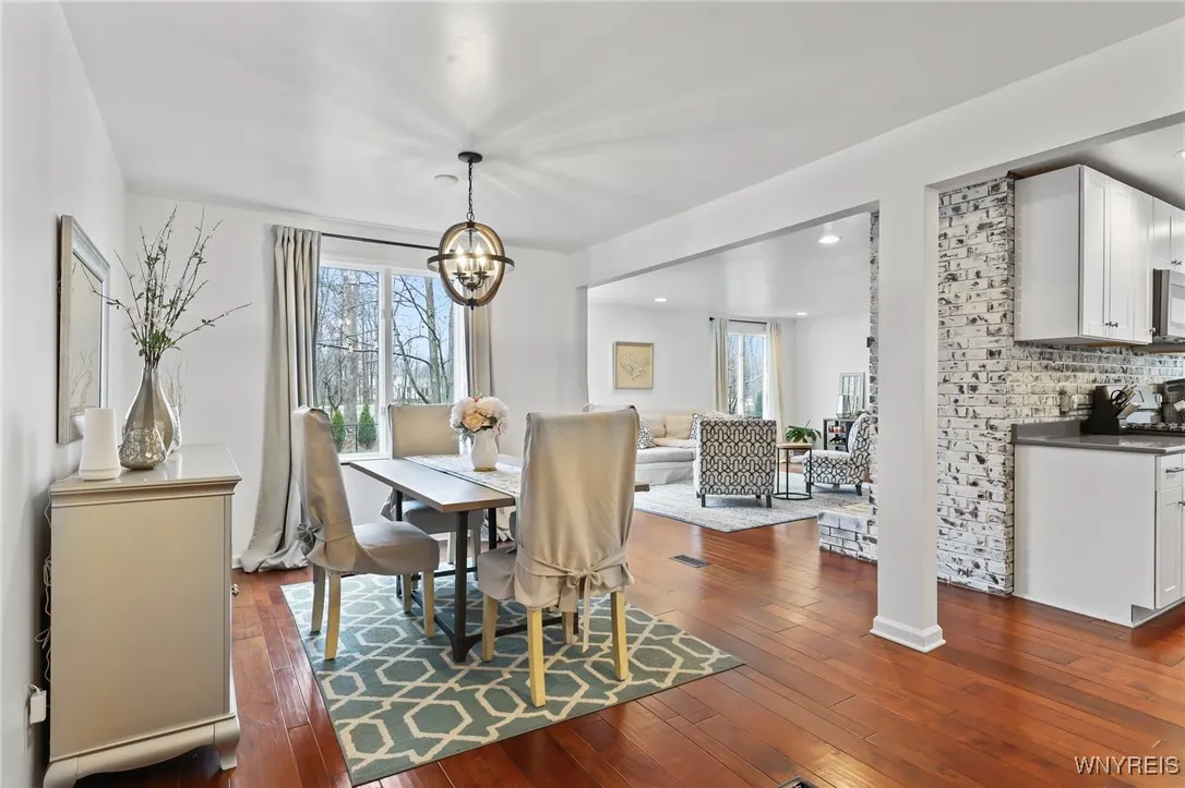 Dining rm, Family rm, kitchen