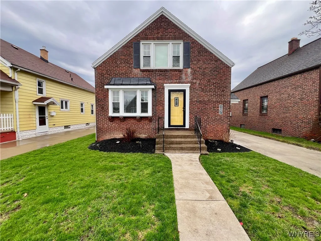 107 Pontiac Street, Buffalo, New York 14206, Buffalo, New York 14206, 4 Bedrooms Bedrooms, ,2 BathroomsBathrooms,Residential,Closed,107 Pontiac Street, Buffalo, New York 14206,0,B1601184