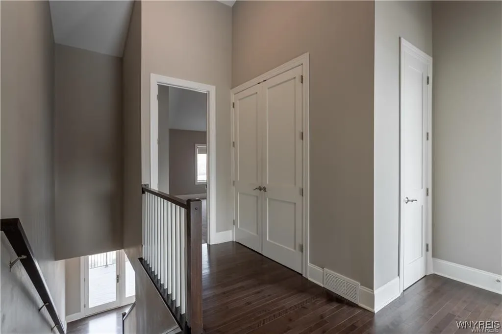 35 Ojibwa Circle, Buffalo, New York 14202, Buffalo, New York 14202, 3 Bedrooms Bedrooms, 6 Rooms Rooms,2 BathroomsBathrooms,Residential,For Sale,35 Ojibwa Circle, Buffalo, New York 14202,0,B1601223