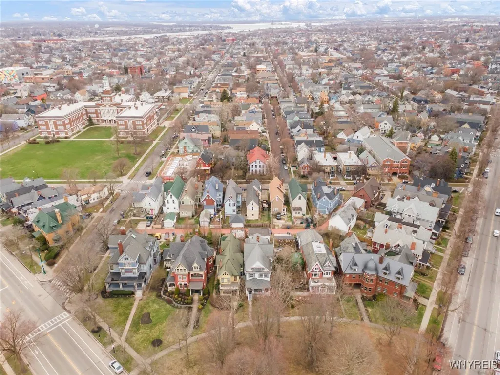 57 Symphony Circle, Buffalo, New York 14201, Buffalo, New York 14201, 4 Bedrooms Bedrooms, 16 Rooms Rooms,3 BathroomsBathrooms,Residential,Closed,57 Symphony Circle, Buffalo, New York 14201,0,B1601088