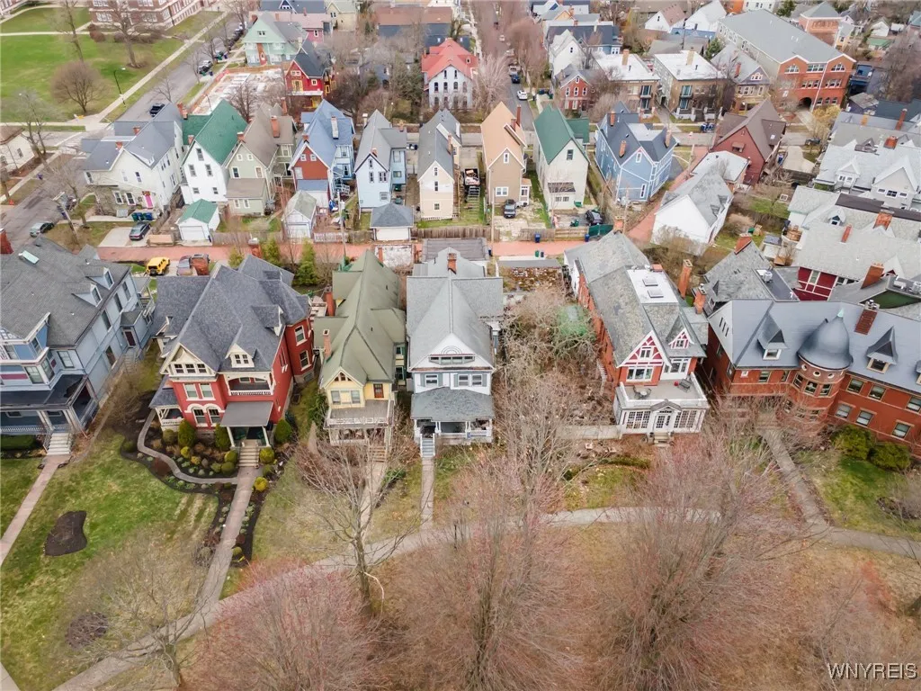 57 Symphony Circle, Buffalo, New York 14201, Buffalo, New York 14201, 4 Bedrooms Bedrooms, 16 Rooms Rooms,3 BathroomsBathrooms,Residential,Closed,57 Symphony Circle, Buffalo, New York 14201,0,B1601088