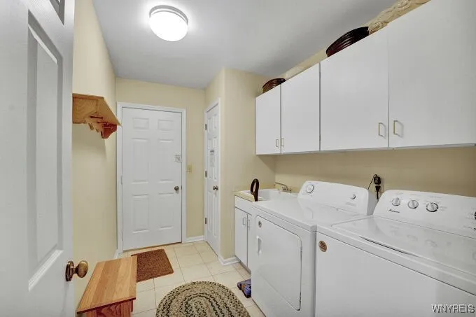 1st floor laundry.  Washer and dryer stay