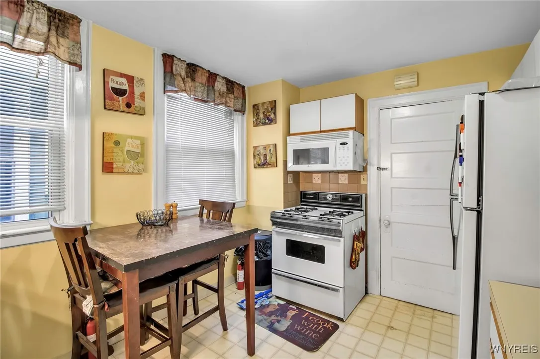 356 Woodward Avenue, Buffalo, New York 14214, Buffalo, New York 14214, 6 Bedrooms Bedrooms, ,2 BathroomsBathrooms,Residential,Closed,356 Woodward Avenue, Buffalo, New York 14214,0,B1598648