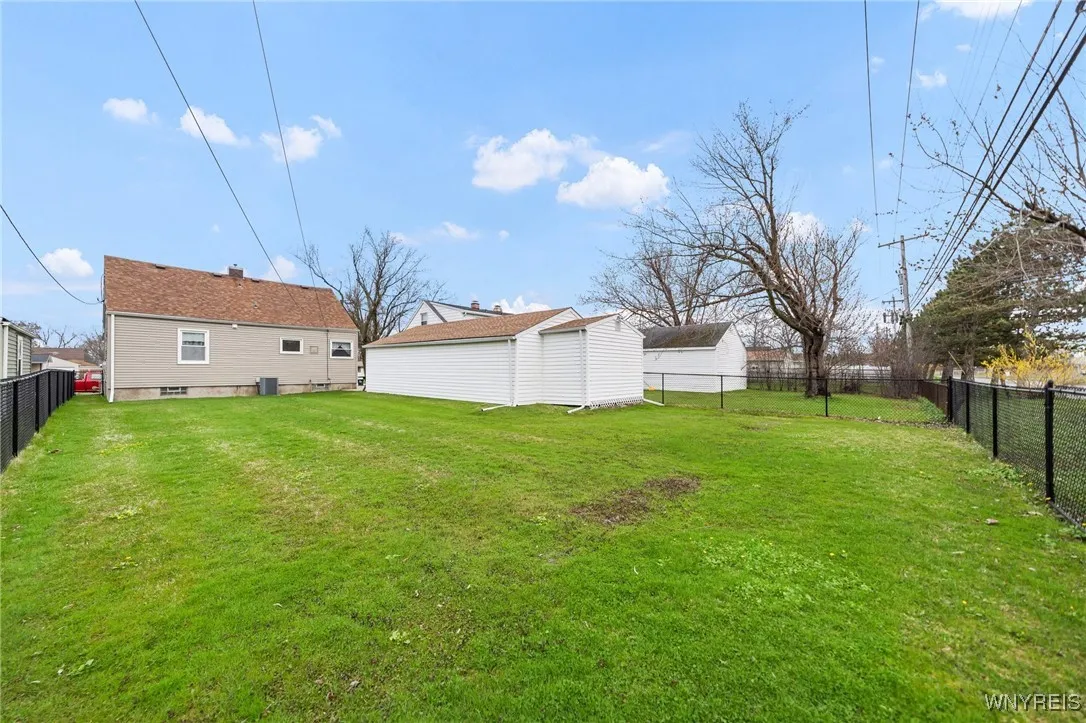97 Dunlop Avenue, Tonawanda-town, New York 14150, Tonawanda, New York 14150, 3 Bedrooms Bedrooms, 7 Rooms Rooms,2 BathroomsBathrooms,Residential,Closed,97 Dunlop Avenue, Tonawanda-town, New York 14150,0,B1601255