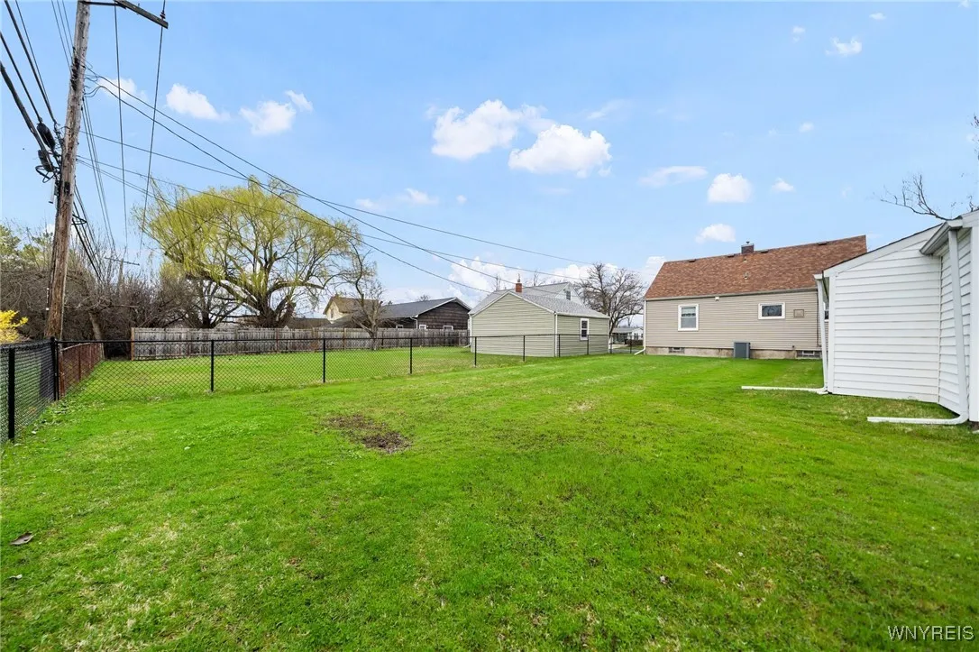 97 Dunlop Avenue, Tonawanda-town, New York 14150, Tonawanda, New York 14150, 3 Bedrooms Bedrooms, 7 Rooms Rooms,2 BathroomsBathrooms,Residential,Closed,97 Dunlop Avenue, Tonawanda-town, New York 14150,0,B1601255
