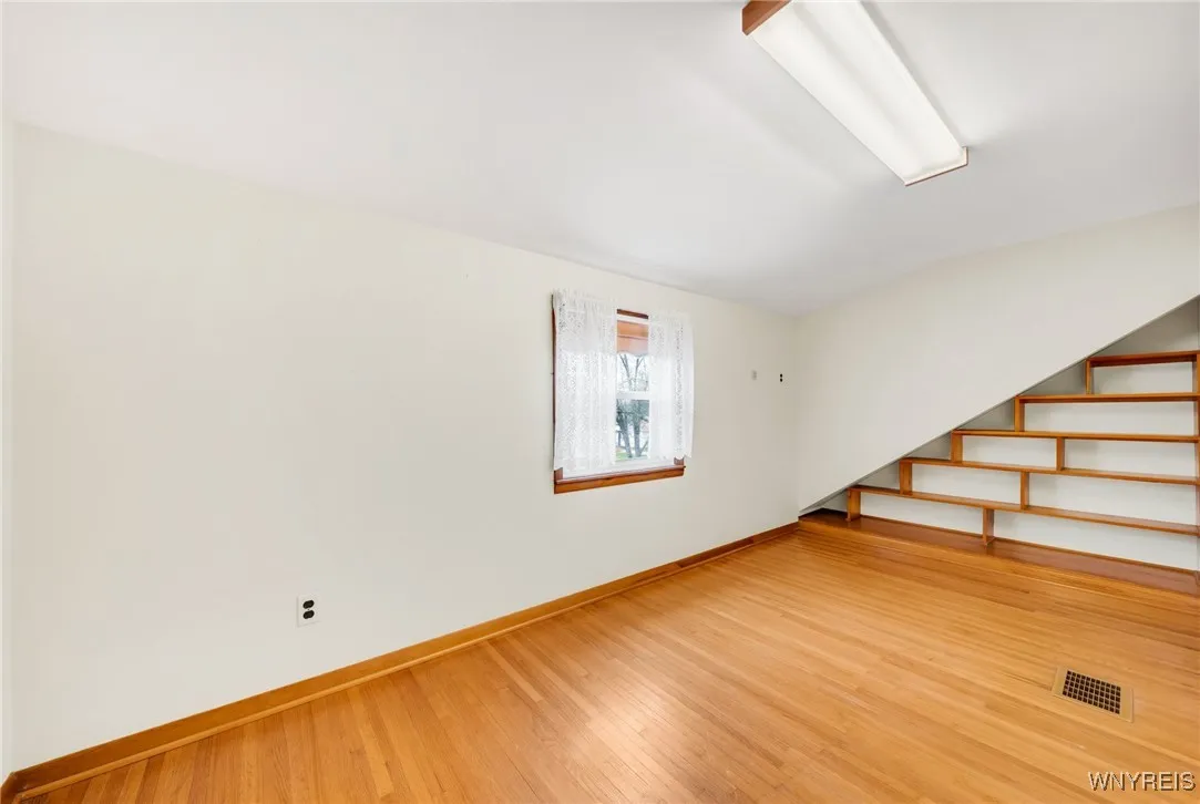 97 Dunlop Avenue, Tonawanda-town, New York 14150, Tonawanda, New York 14150, 3 Bedrooms Bedrooms, 7 Rooms Rooms,2 BathroomsBathrooms,Residential,Closed,97 Dunlop Avenue, Tonawanda-town, New York 14150,0,B1601255