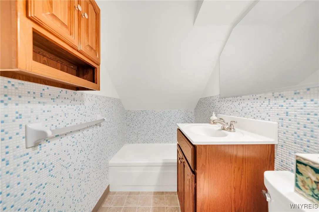 97 Dunlop Avenue, Tonawanda-town, New York 14150, Tonawanda, New York 14150, 3 Bedrooms Bedrooms, 7 Rooms Rooms,2 BathroomsBathrooms,Residential,Closed,97 Dunlop Avenue, Tonawanda-town, New York 14150,0,B1601255