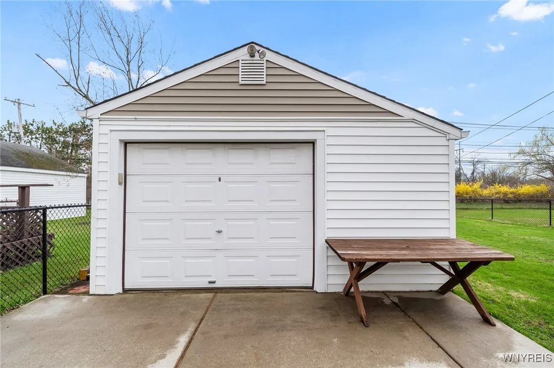 97 Dunlop Avenue, Tonawanda-town, New York 14150, Tonawanda, New York 14150, 3 Bedrooms Bedrooms, 7 Rooms Rooms,2 BathroomsBathrooms,Residential,Closed,97 Dunlop Avenue, Tonawanda-town, New York 14150,0,B1601255