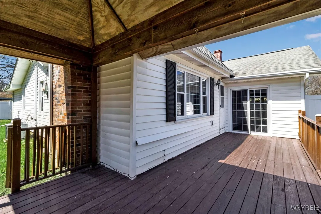 95 Brookside Drive, Amherst, New York 14221, Amherst, New York 14221, 3 Bedrooms Bedrooms, 7 Rooms Rooms,2 BathroomsBathrooms,Residential,Closed,95 Brookside Drive, Amherst, New York 14221,0,B1601241