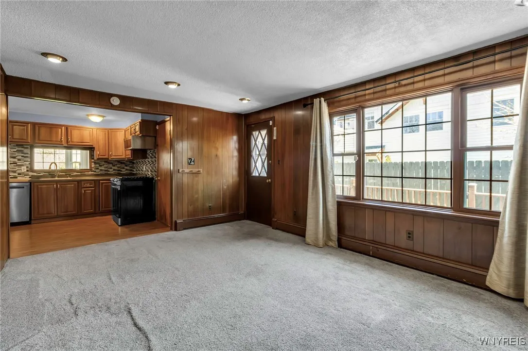 95 Brookside Drive, Amherst, New York 14221, Amherst, New York 14221, 3 Bedrooms Bedrooms, 7 Rooms Rooms,2 BathroomsBathrooms,Residential,Closed,95 Brookside Drive, Amherst, New York 14221,0,B1601241