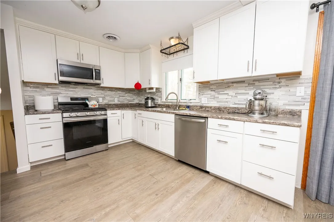 4817 Freeman Road, Orchard Park, New York 14127, Orchard Park, New York 14127, 4 Bedrooms Bedrooms, 7 Rooms Rooms,2 BathroomsBathrooms,Residential,Closed,4817 Freeman Road, Orchard Park, New York 14127,0,B1600551