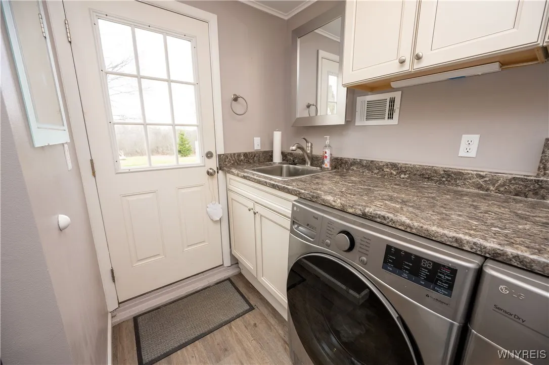 4817 Freeman Road, Orchard Park, New York 14127, Orchard Park, New York 14127, 4 Bedrooms Bedrooms, 7 Rooms Rooms,2 BathroomsBathrooms,Residential,Closed,4817 Freeman Road, Orchard Park, New York 14127,0,B1600551