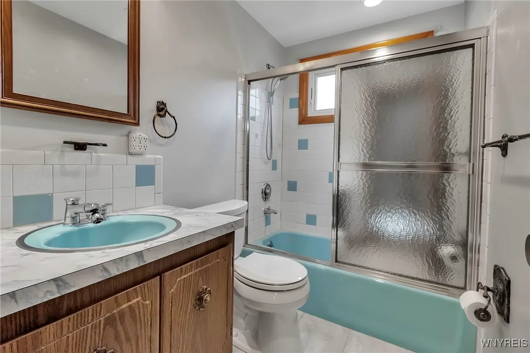 5003 Clarice Drive, Hamburg, New York 14075, Hamburg, New York 14075, 4 Bedrooms Bedrooms, 8 Rooms Rooms,1 BathroomBathrooms,Residential,Closed,5003 Clarice Drive, Hamburg, New York 14075,0,B1601003