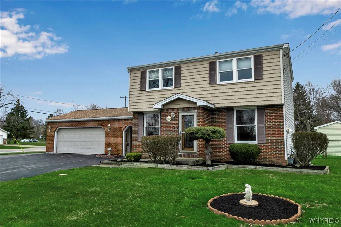 5003 Clarice Drive, Hamburg, New York 14075, Hamburg, New York 14075, 4 Bedrooms Bedrooms, 8 Rooms Rooms,1 BathroomBathrooms,Residential,Closed,5003 Clarice Drive, Hamburg, New York 14075,0,B1601003