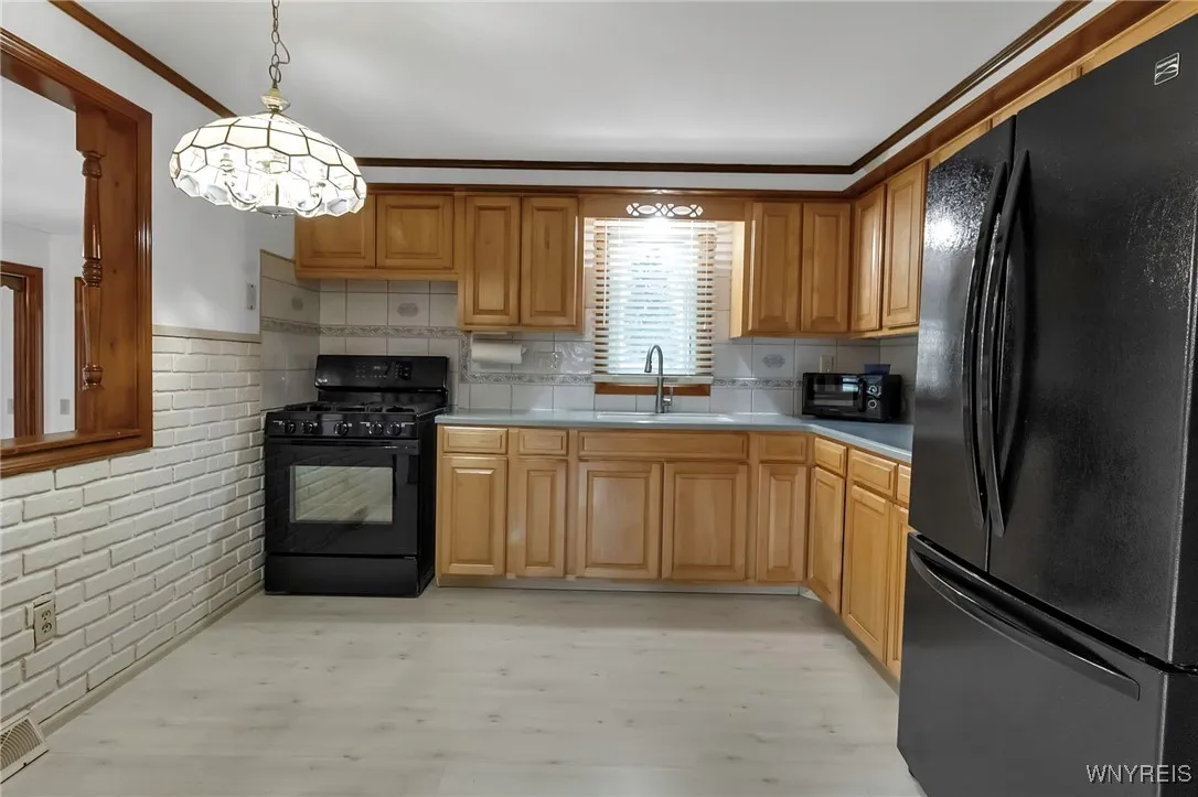 5003 Clarice Drive, Hamburg, New York 14075, Hamburg, New York 14075, 4 Bedrooms Bedrooms, 8 Rooms Rooms,1 BathroomBathrooms,Residential,Closed,5003 Clarice Drive, Hamburg, New York 14075,0,B1601003