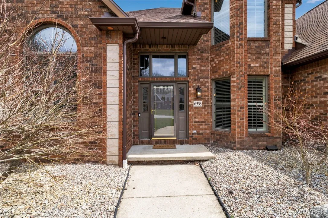 6353 Everwood Court North, Clarence, New York 1405, Clarence, New York 14051, 5 Bedrooms Bedrooms, 9 Rooms Rooms,3 BathroomsBathrooms,Residential,Closed,6353 Everwood Court North, Clarence, New York 1405,B1601375