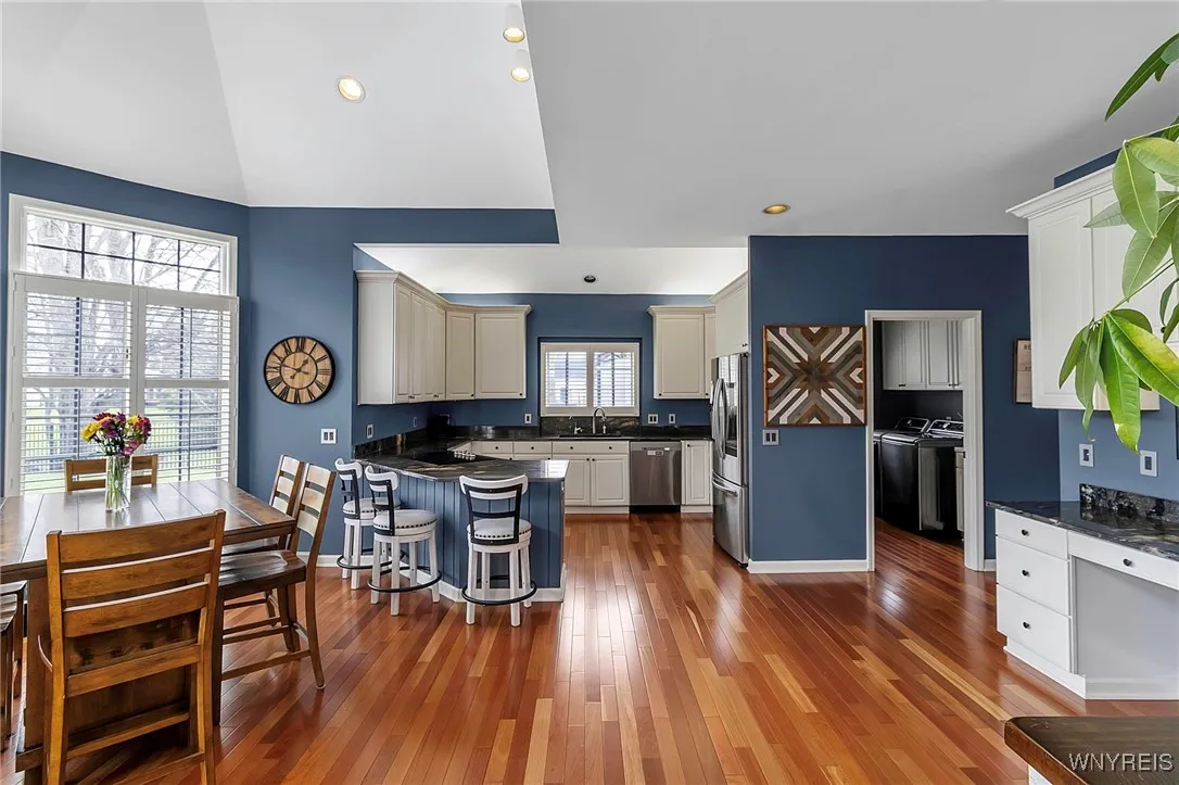 6353 Everwood Court North, Clarence, New York 1405, Clarence, New York 14051, 5 Bedrooms Bedrooms, 9 Rooms Rooms,3 BathroomsBathrooms,Residential,Closed,6353 Everwood Court North, Clarence, New York 1405,B1601375
