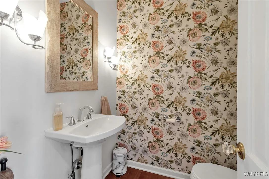 6353 Everwood Court North, Clarence, New York 1405, Clarence, New York 14051, 5 Bedrooms Bedrooms, 9 Rooms Rooms,3 BathroomsBathrooms,Residential,Closed,6353 Everwood Court North, Clarence, New York 1405,B1601375